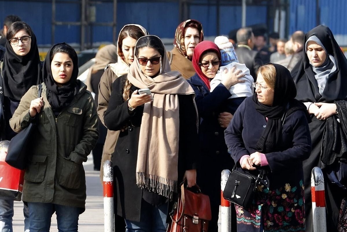 نماینده مجلس حرفش را پس گرفت | تعویق در کار نیست؛ قانون حجاب اواخر آذر ابلاغ می‌شود