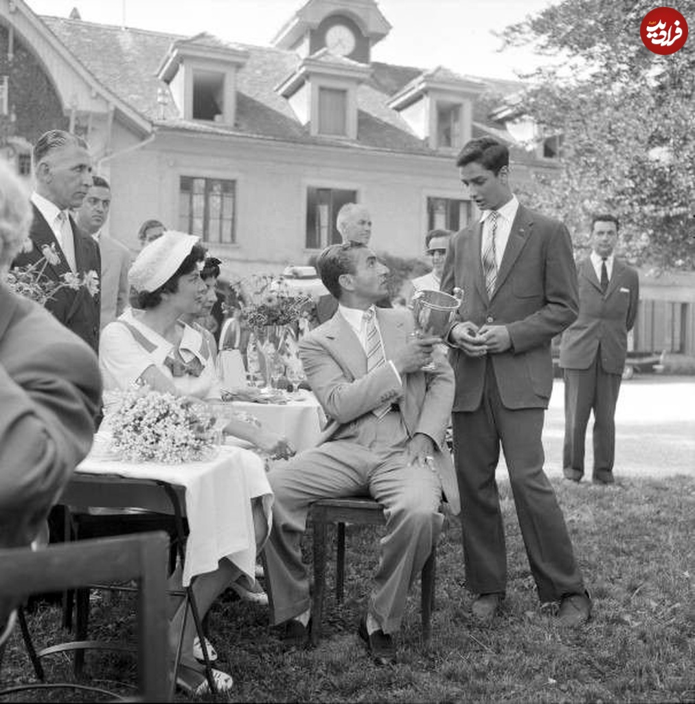 محمدرضا پهلوی و ثریا در مدرسه پادشاهان سوییس +عکس محمدرضا پهلوی و ثریا در مدرسه پادشاهان سوییس +عکس