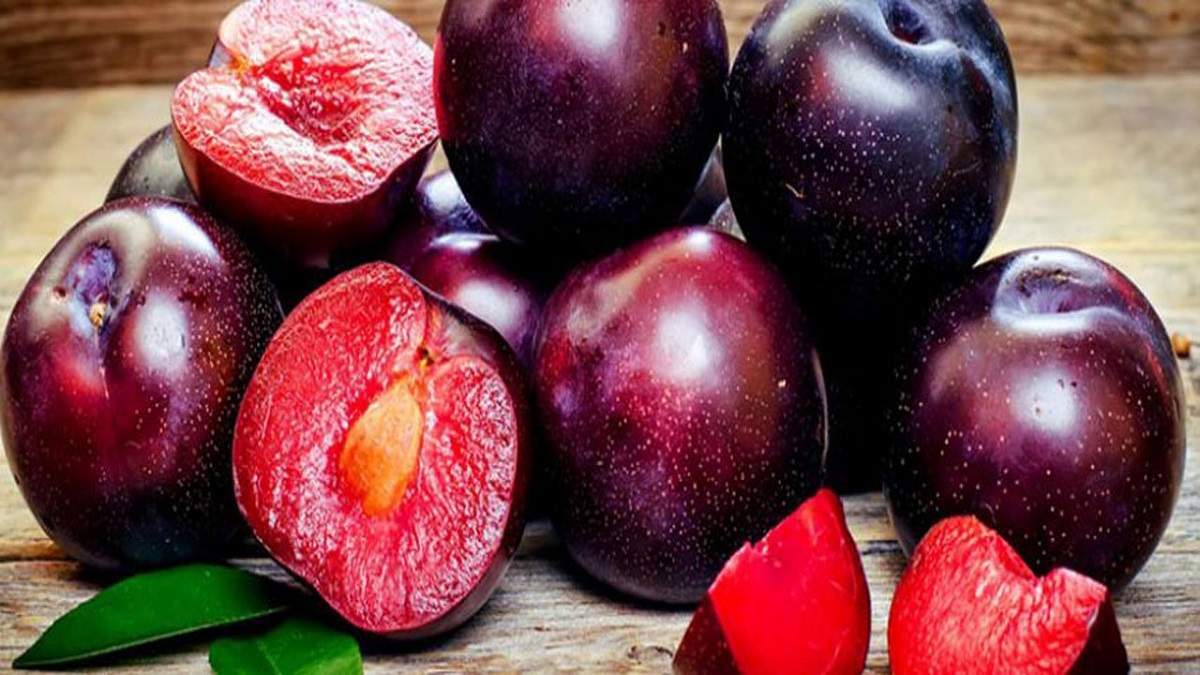 خواص شگفت انگیز آب آلو سیاه خواص شگفت انگیز آب آلو سیاه