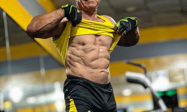 ️پیرمرد بدنسازی که سه قرن را دیده ️پیرمرد بدنسازی که سه قرن را دیده