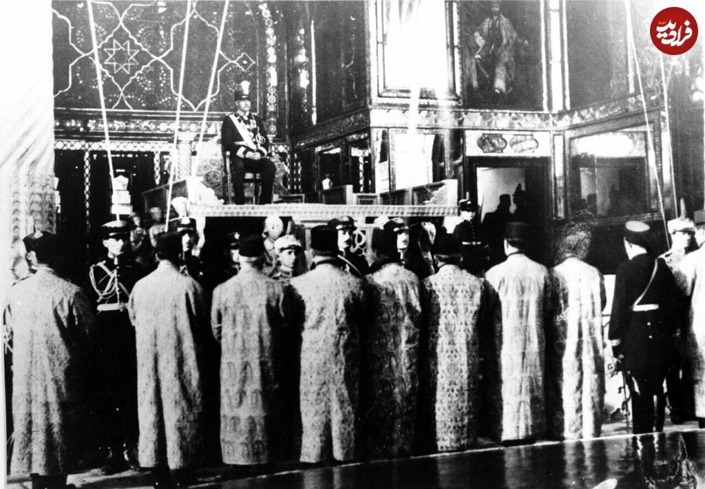 تصاویر دیده نشده از به تخت نشستن رضاشاه در ۱۳۰۵ تصاویر دیده نشده از به تخت نشستن رضاشاه در ۱۳۰۵