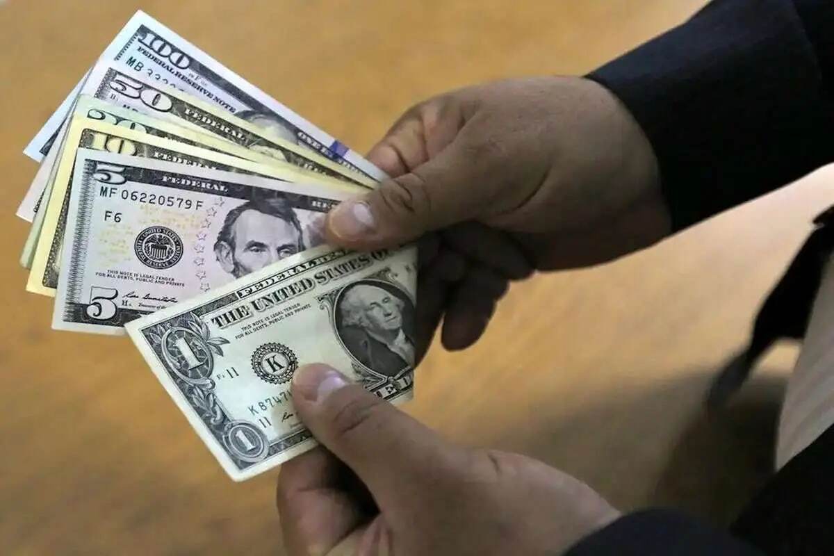 پیش بینی قیمت دلار در سال ۱۴۰۴ پیش بینی قیمت دلار در سال ۱۴۰۴