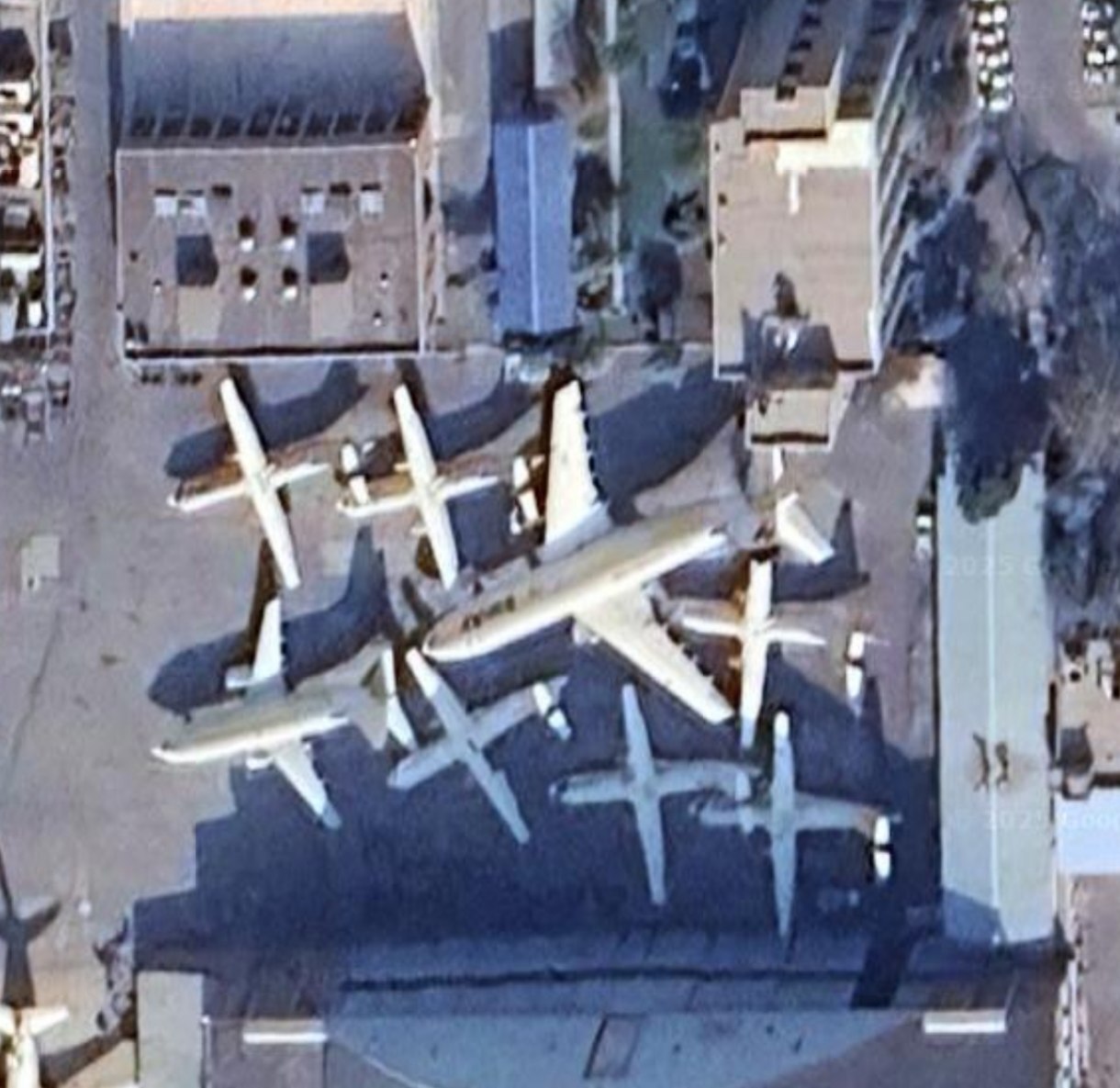 تصاویر خبرسازی که از فرودگاه مهرآباد فاش شد! تصاویر خبرسازی که از فرودگاه مهرآباد فاش شد!