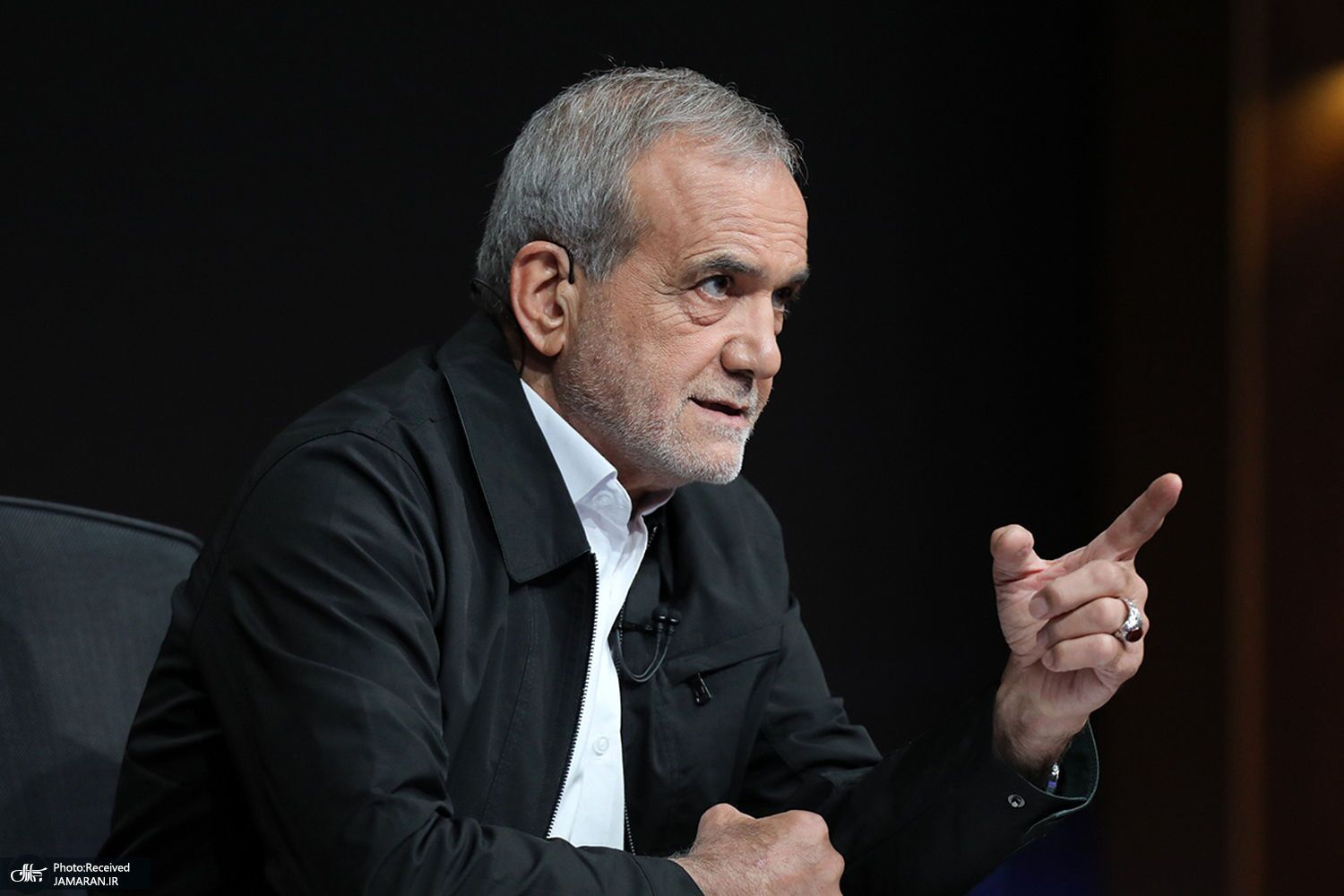 پزشکیان: کسانی که ارز ۲۸ هزار تومانی میگیرند، رانت میگیرند و چشم بسته کاسب هستند پزشکیان: کسانی که ارز ۲۸ هزار تومانی میگیرند، رانت میگیرند و چشم بسته کاسب هستند