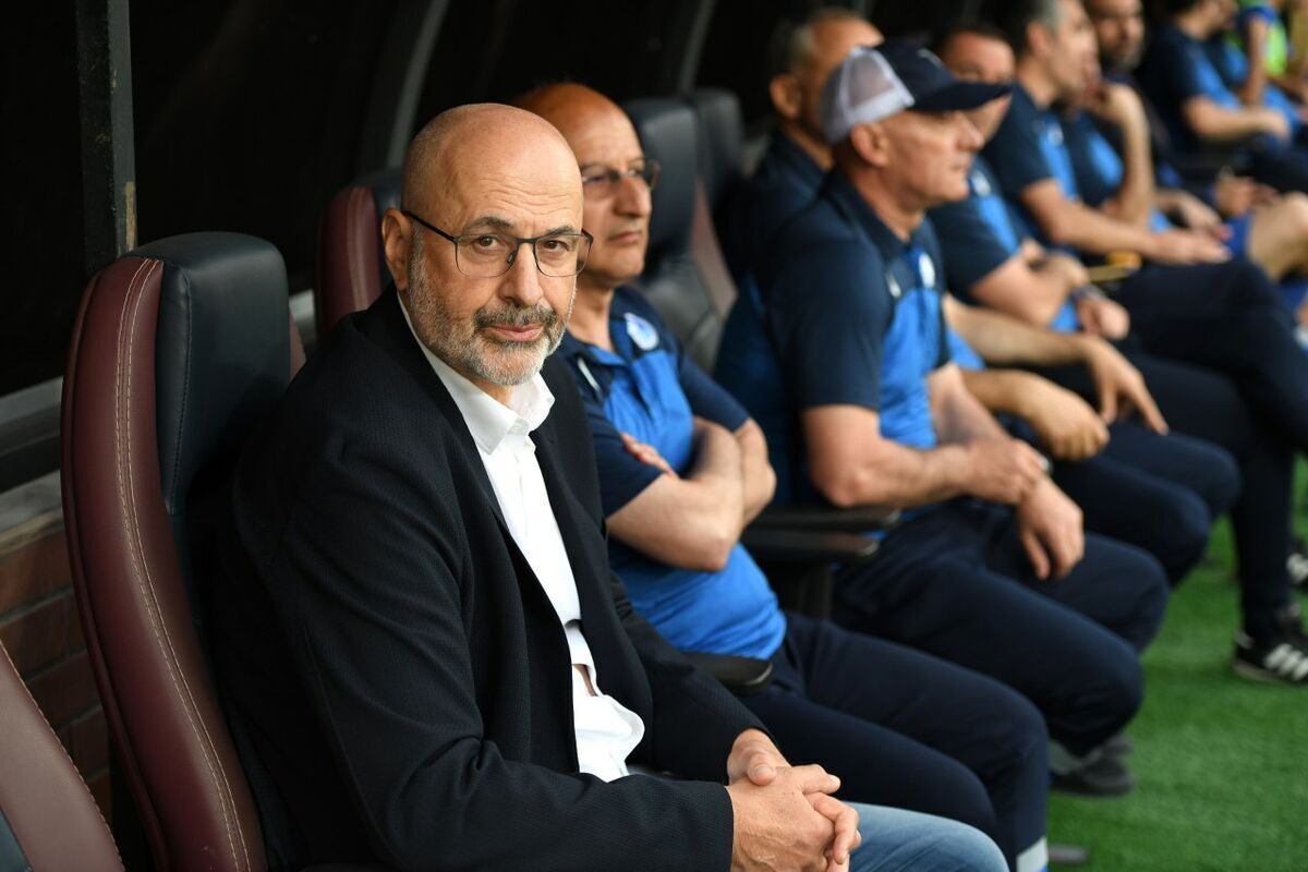 سرمربی استقلال: استعفا نمی دهم! سرمربی استقلال: استعفا نمی دهم!