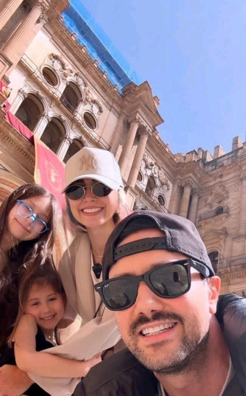 عکس| استایل جذاب خانواده شاهرخ استخری در اسپانیا عکس| استایل جذاب خانواده شاهرخ استخری در اسپانیا