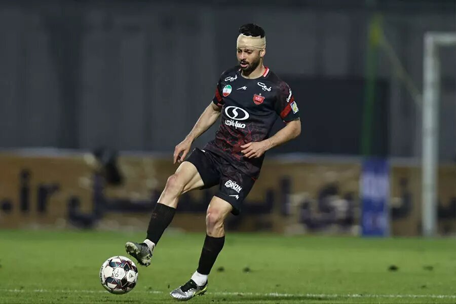 عکس| ۶ بخیه روی سر ستاره پرسپولیس عکس| ۶ بخیه روی سر ستاره پرسپولیس