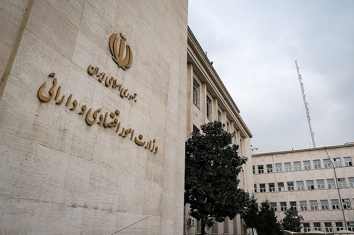 سه گزینه مهم دولت برای تصدی وزارت اقتصاد سه گزینه مهم دولت برای تصدی وزارت اقتصاد