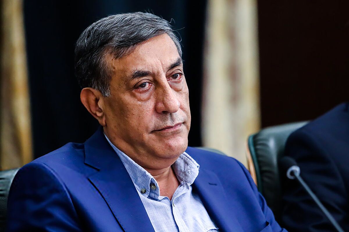 قائمپناه: فرزند بنده تابعیت مضاعف ندارد قائمپناه: فرزند بنده تابعیت مضاعف ندارد