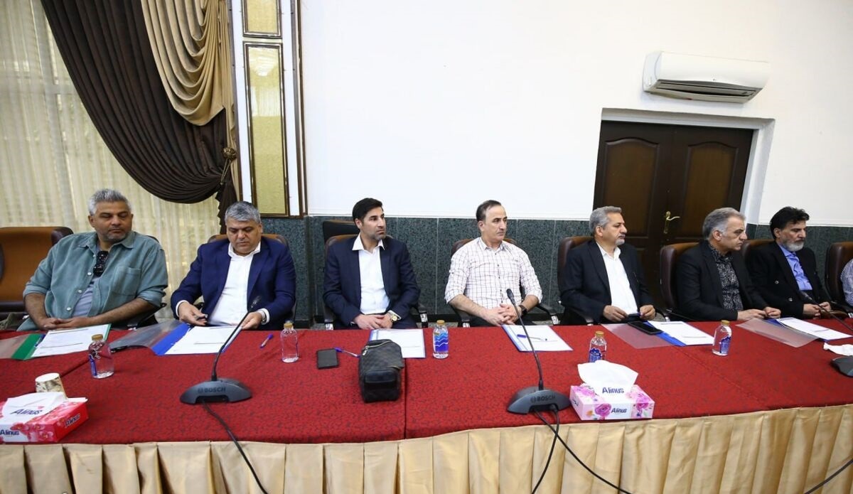 پیشکسوت استقلال در جلسه با هیات مدیره: خیلی خوشحالم به این جلسه تشریف آوردم! پیشکسوت استقلال در جلسه با هیات مدیره: خیلی خوشحالم به این جلسه تشریف آوردم!