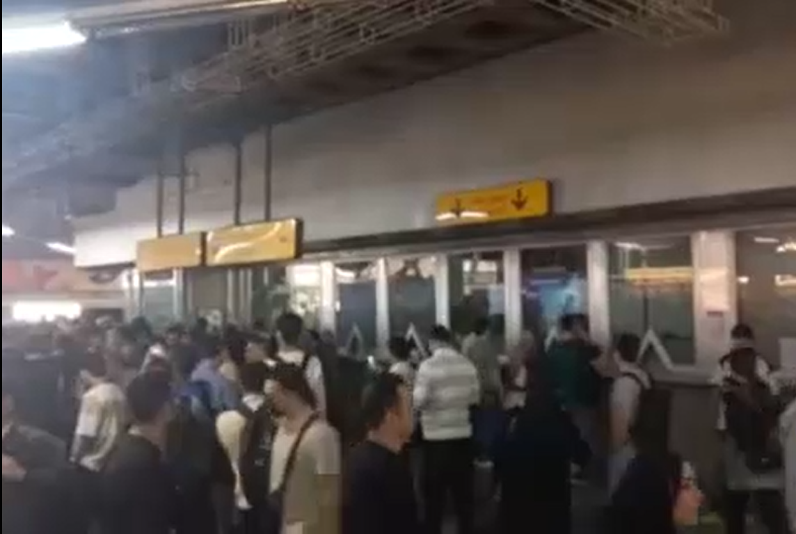 ببینید| اختلال بیسابقه و یک ساعته در مترو! ببینید| اختلال بیسابقه و یک ساعته در مترو!