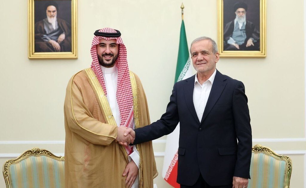 جزئیات دیدار پزشکیان و خالد بن سلمان| اعلام آمادگی ایران برای میزبانی از عربستان جزئیات دیدار پزشکیان و خالد بن سلمان| اعلام آمادگی ایران برای میزبانی از عربستان