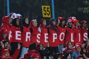 ببینید| شعار تند هواداران تیم پرسپولیس علیه مدیریت باشگاه ببینید| شعار تند هواداران تیم پرسپولیس علیه مدیریت باشگاه