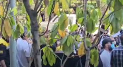 تجمع اعتراضی کارکنان مترو مقابل شورای شهر | «زاکانی حیا کن، مترویی را رها کن» تجمع اعتراضی کارکنان مترو مقابل شورای شهر | «زاکانی حیا کن، مترویی را رها کن»