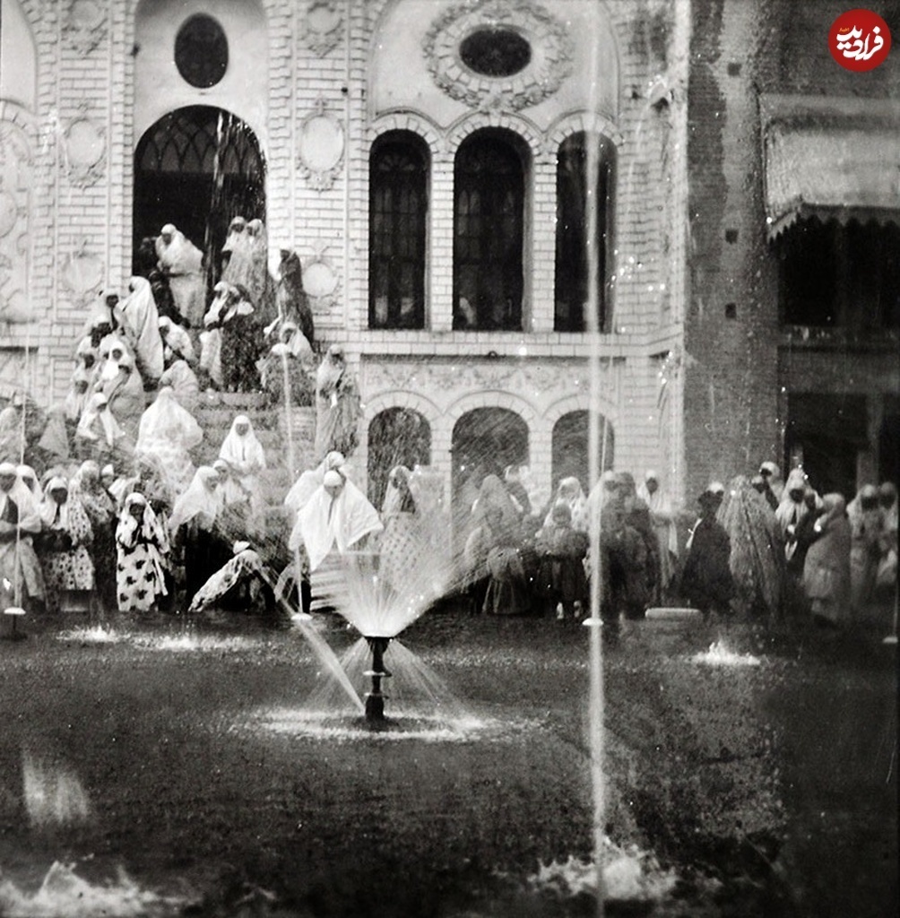 عکس دیده نشده از آببازی زنان در حرمسرای ناصرالدین شاه عکس دیده نشده از آببازی زنان در حرمسرای ناصرالدین شاه