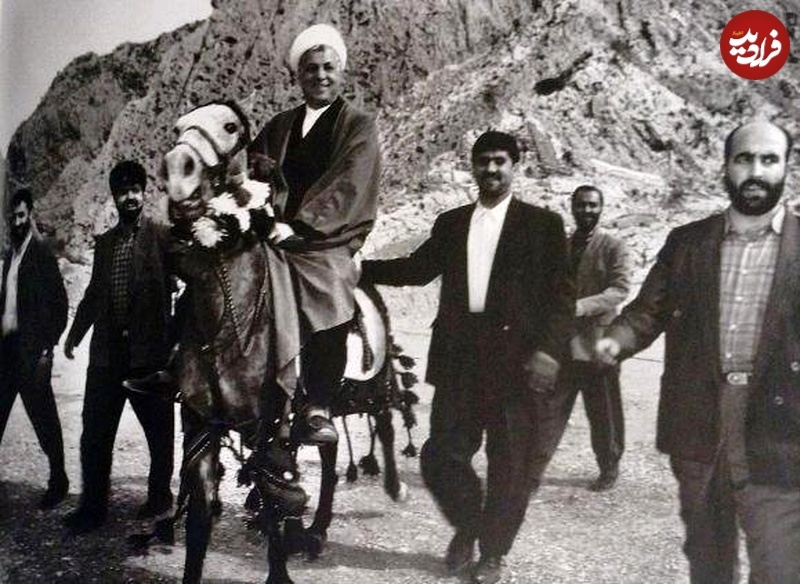 هاشمی رفسنجانی در حال اسبسواری؛ دهۀ ۱۳۷۰ +عکس هاشمی رفسنجانی در حال اسبسواری؛ دهۀ ۱۳۷۰ +عکس
