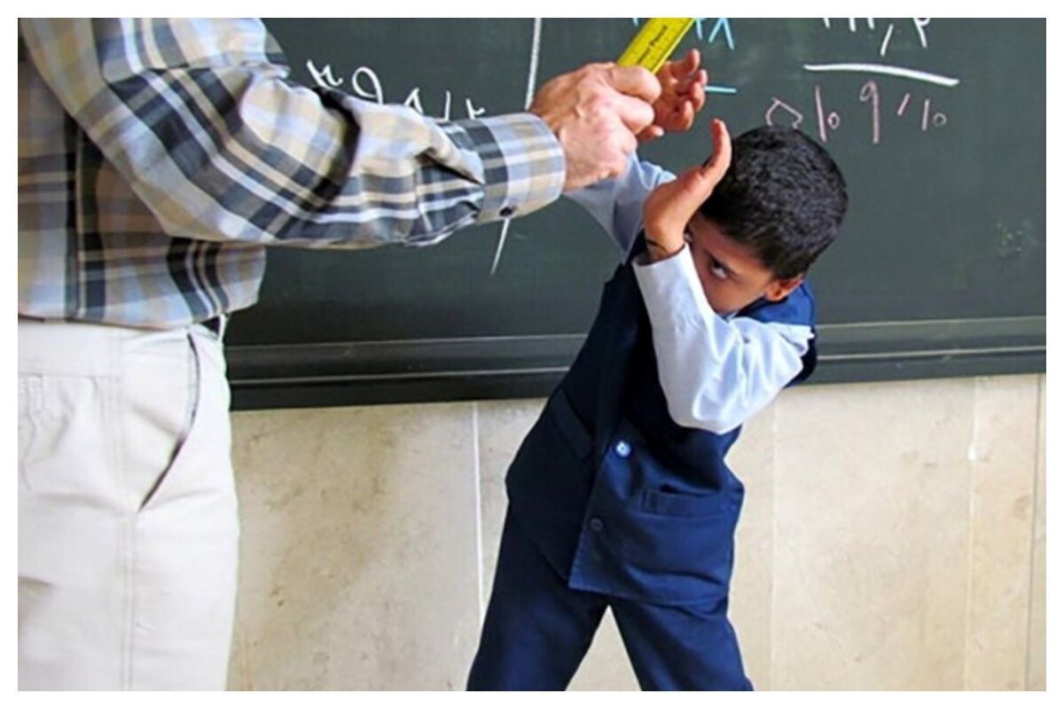 ویدئویی از ضرب و شتم یک دانش آموز در فضای مجازی واکنش ها را برانگیخت ویدئویی از ضرب و شتم یک دانش آموز در فضای مجازی واکنش ها را برانگیخت