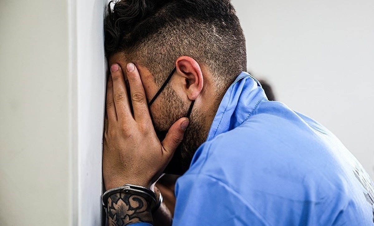 آزارگر کودکان، مشهور به «ابلیس تهران» بازداشت شد آزارگر کودکان، مشهور به «ابلیس تهران» بازداشت شد