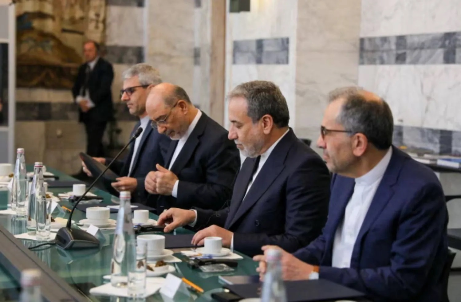 طرف ایرانی از رفتار مذاکرهکننده آمریکایی، شگفتزده شده| احتمال توافق میان تهران و واشنگتن افزایش یافت! طرف ایرانی از رفتار مذاکرهکننده آمریکایی، شگفتزده شده| احتمال توافق میان تهران و واشنگتن افزایش یافت!