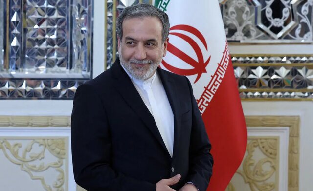 عراقچی عازم پکن شد عراقچی عازم پکن شد