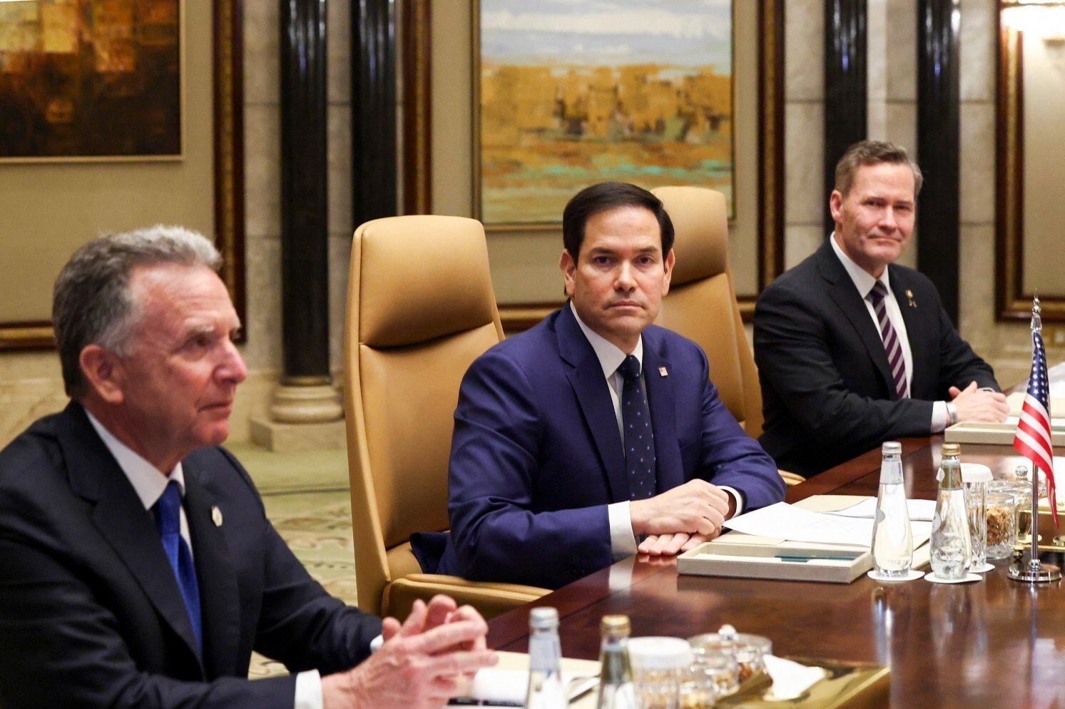 گزارش رسانه آمریکایی از اختلاف گسترده در دولت ترامپ در خصوص مذاکره با ایران گزارش رسانه آمریکایی از اختلاف گسترده در دولت ترامپ در خصوص مذاکره با ایران