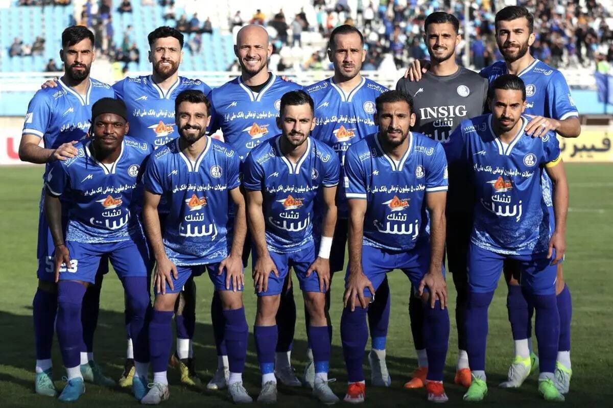 دو بازیکن آبی پوش اخراج شدند دو بازیکن آبی پوش اخراج شدند