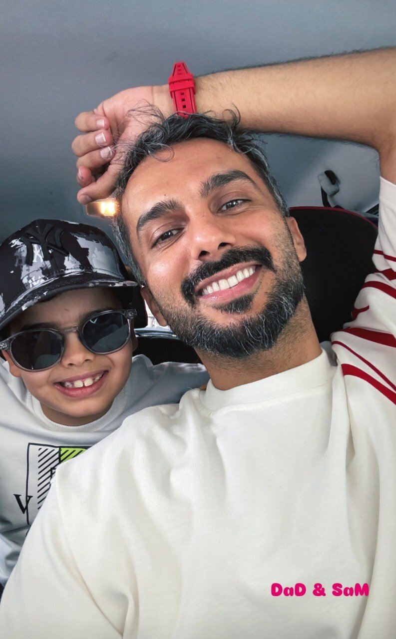 عکس| سلفی مجری ورزشی تلویزیون با پسرش عکس| سلفی مجری ورزشی تلویزیون با پسرش