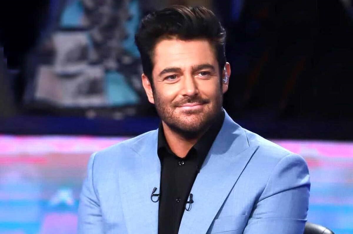 استوری محمدرضا گلزار در جواب کنایه هوتن شکیبا محمدرضا گلزار