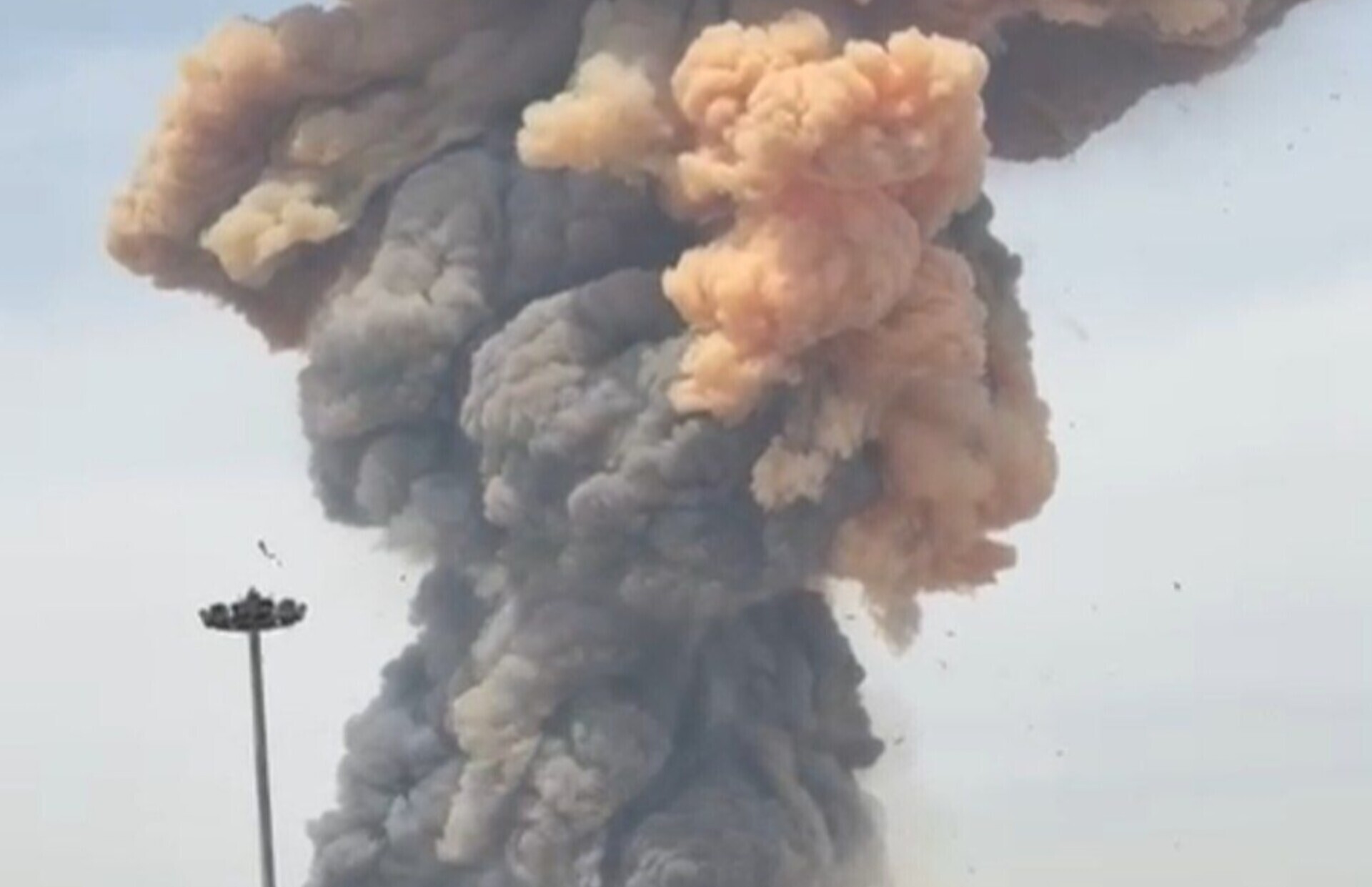 افزایش شمار مجروحان انفجار بندر شهید رجایی به ۷۰۰ تن افزایش شمار مجروحان انفجار بندر شهید رجایی به ۷۰۰ تن