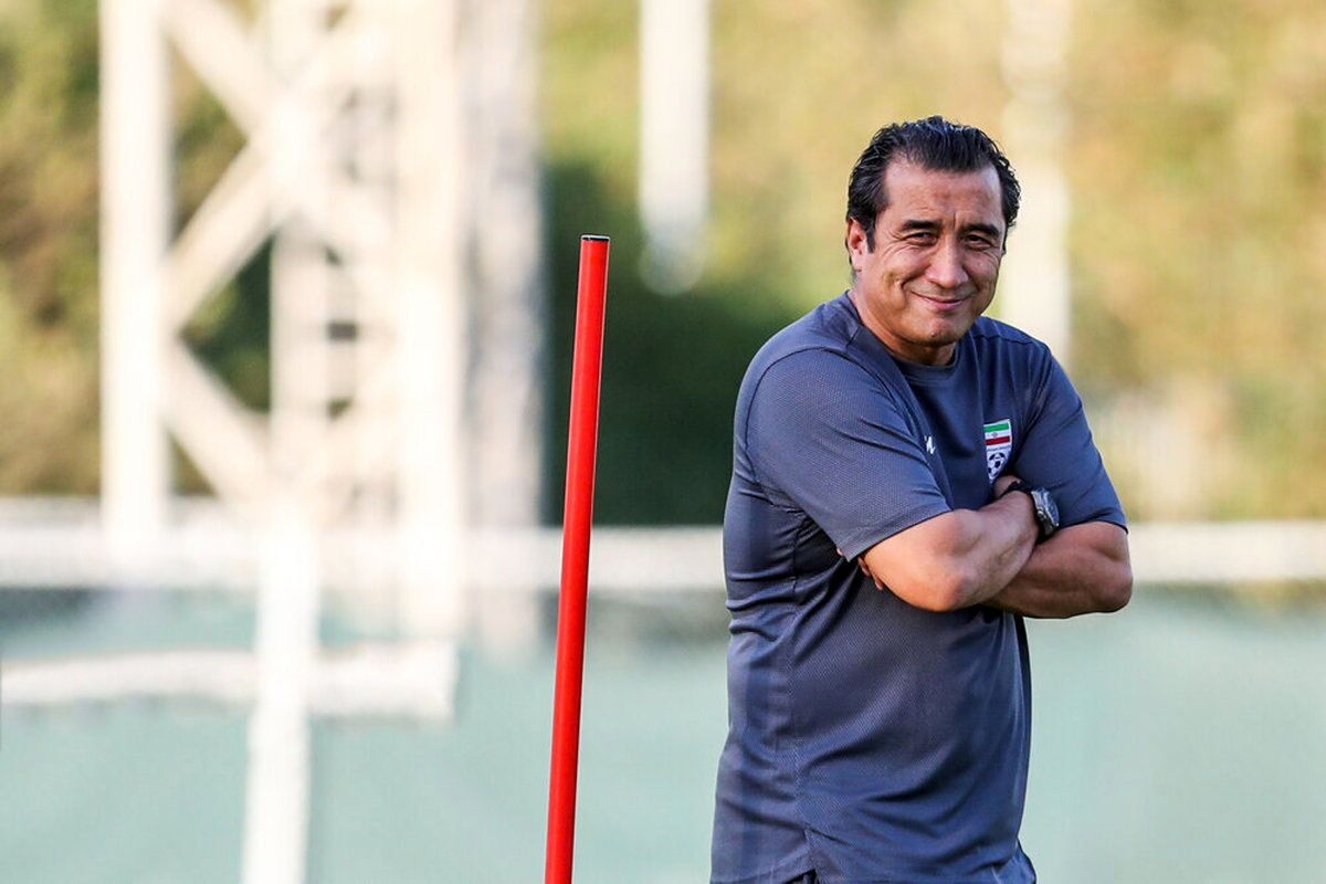 اظهارات جنجالی خداداد عزیزی درباره حواشی اخیر؛ ما هنوز قهرمان نشدیم، هندوانه هم زیر بغلمان نگذارید! خداداد عزیزی