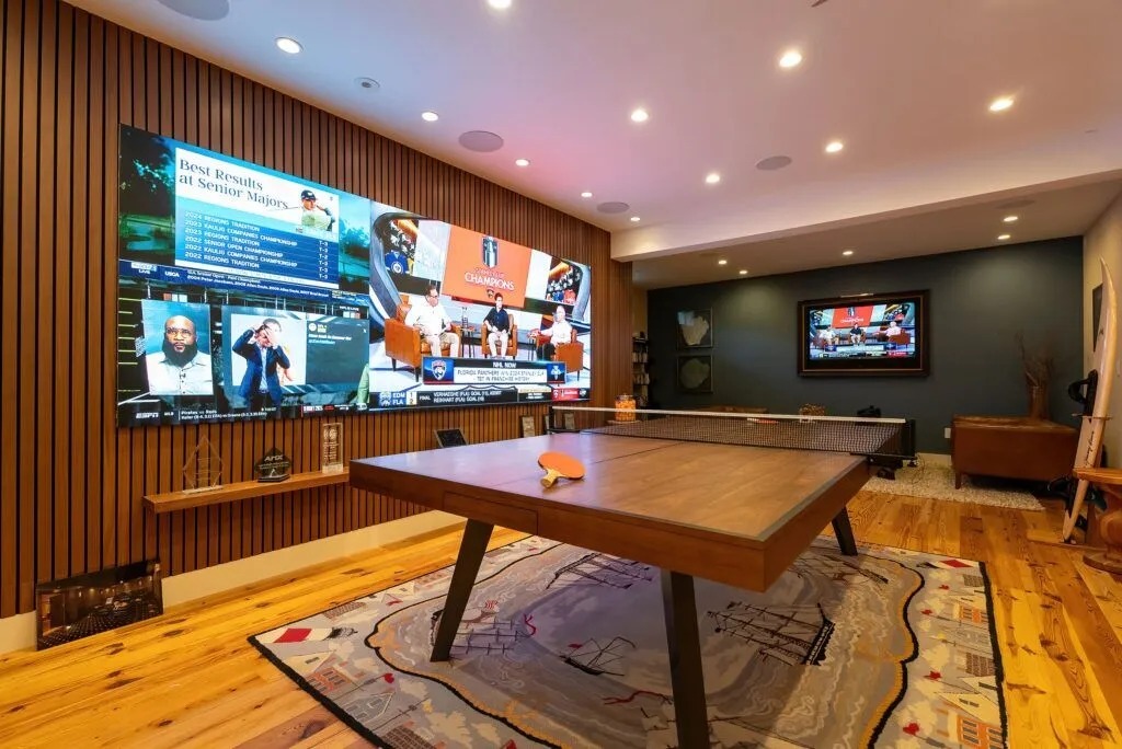 آشنایی با ویدئو وال و دلایل افزایش تقاضا در سال ۱۴۰۴ آشنایی با ویدئو وال و دلایل افزایش تقاضا در سال ۱۴۰۴