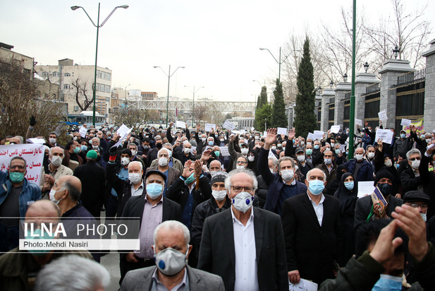 تجمع اعتراضی بازنشستگان در مقابل مجلس شورای اسلامی 