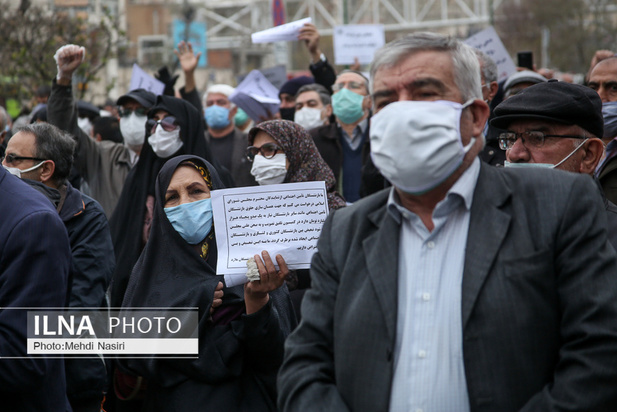 تجمع اعتراضی بازنشستگان در مقابل مجلس شورای اسلامی 