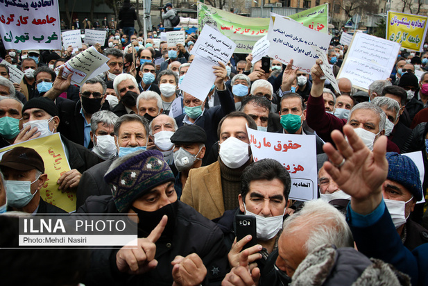 تجمع اعتراضی بازنشستگان در مقابل مجلس شورای اسلامی 