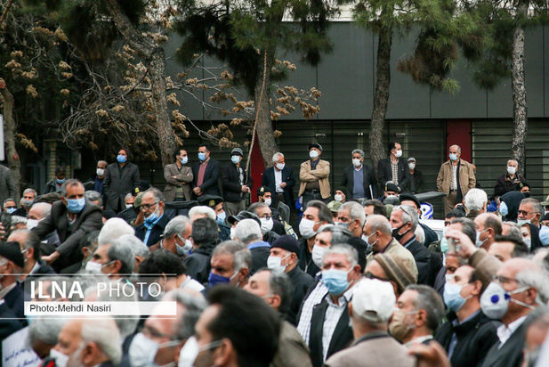 تجمع اعتراضی بازنشستگان در مقابل مجلس شورای اسلامی 