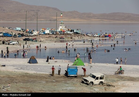 مسافران تابستانی دریاچه ارومیه